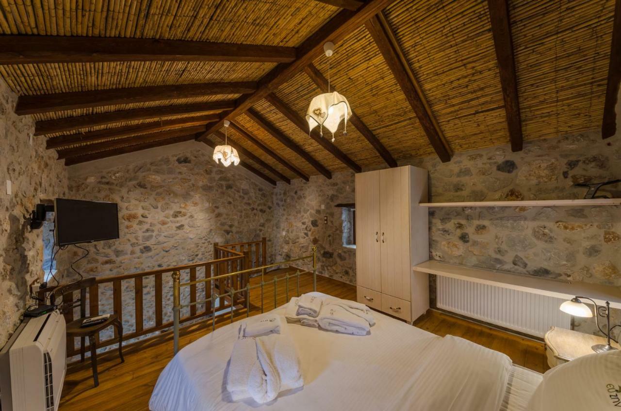 Apartamento Ev Zin Folia Leonídion Exterior foto